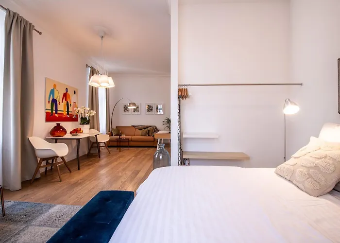 Modern Downtown Apt - Renovated, On Ideal Location