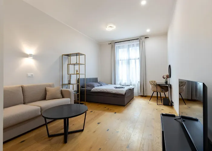 Dale Apartment Smichov Riverside - Metro Andel