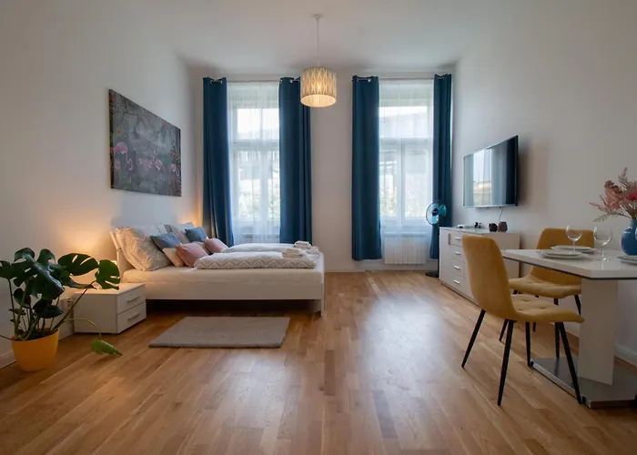 Washingtonova Cr Apartments