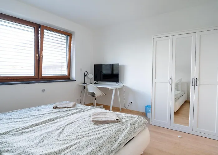 The Dante Villa Apartments