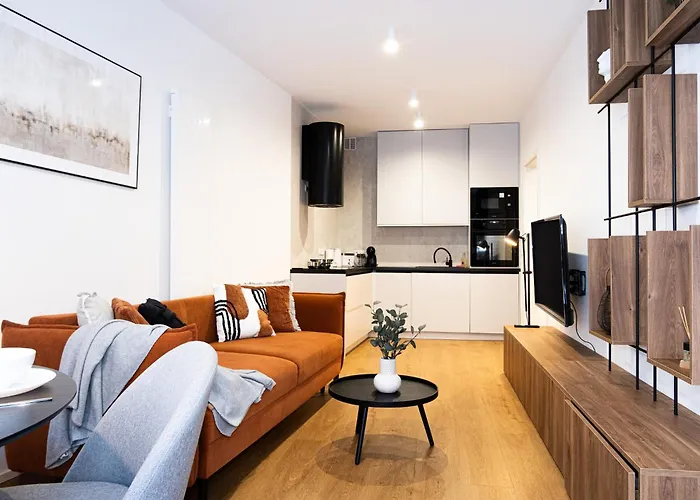 Scandinavian - Private Garden Apt