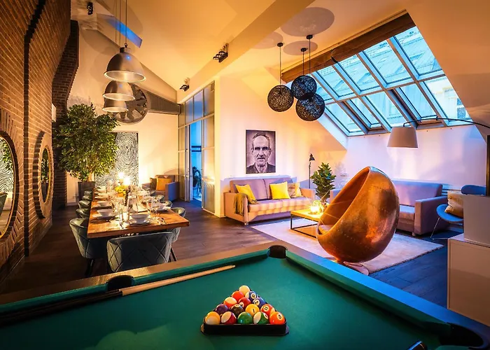 5Br+2Bath Old Town Loft Luxe Brickhouse, A/C