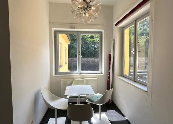 Spacious Karlin Lofty Apartment