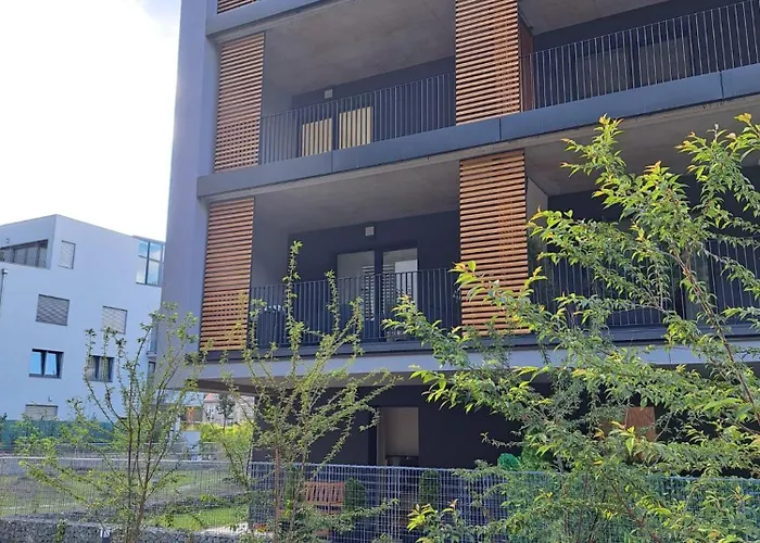 Apartman S Terasou, V Novostavbe