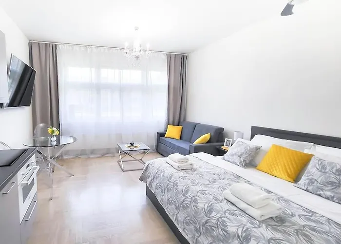 New Exclusive Residence With Ac Nearby Metro