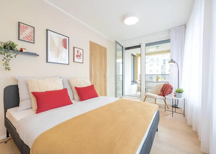 Bright 2Br - 4Th Floor, Balcony, Free Parking By Gravity Prague