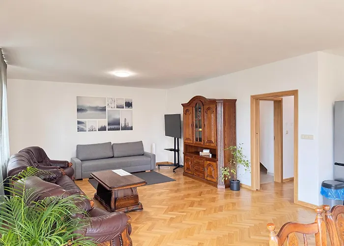Familyvilla, New 4 Luxury Big Apartments, Parking