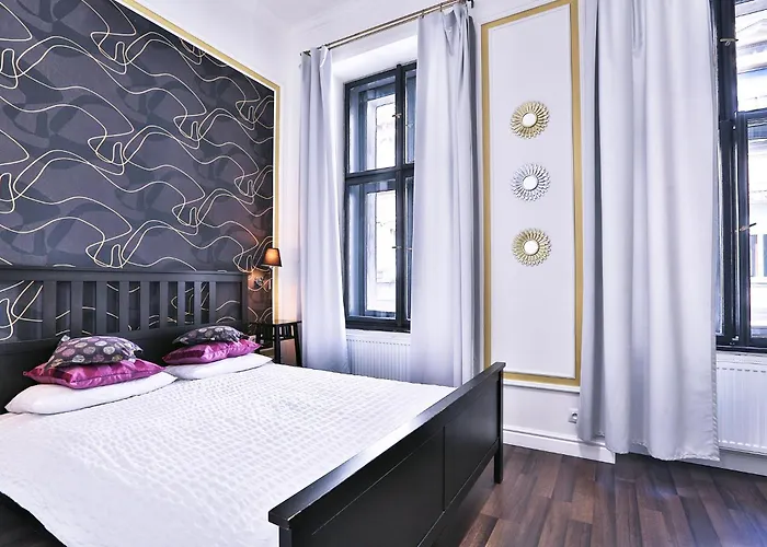 Two-Bedroom Haven In The Old Town