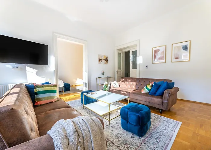 Charming 2Bedroom Old Town Apartment