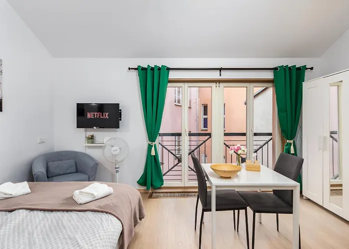 Private Retreat Close To Stations In Praha 3