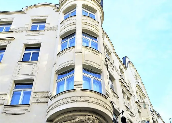 Old Town Square Superior Apartments - Valentin