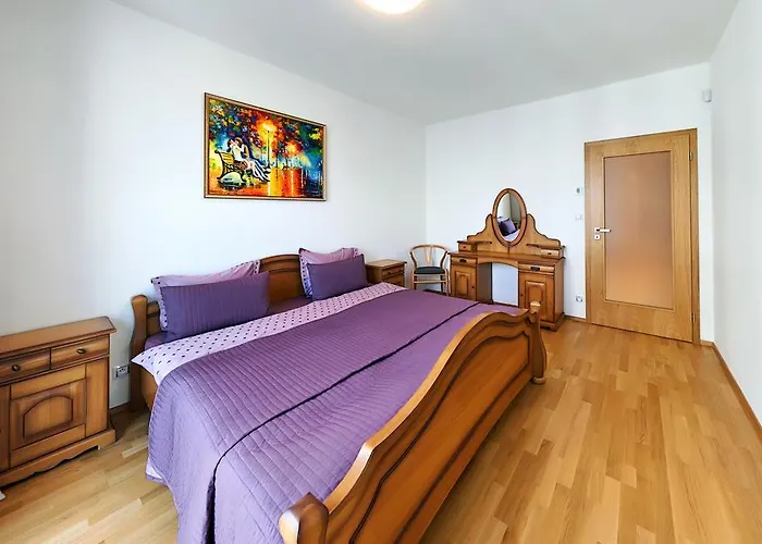006 Angel Apartment