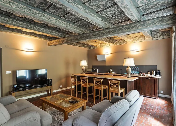 Historical Apartment Between Prague Castle And Charles Bridge