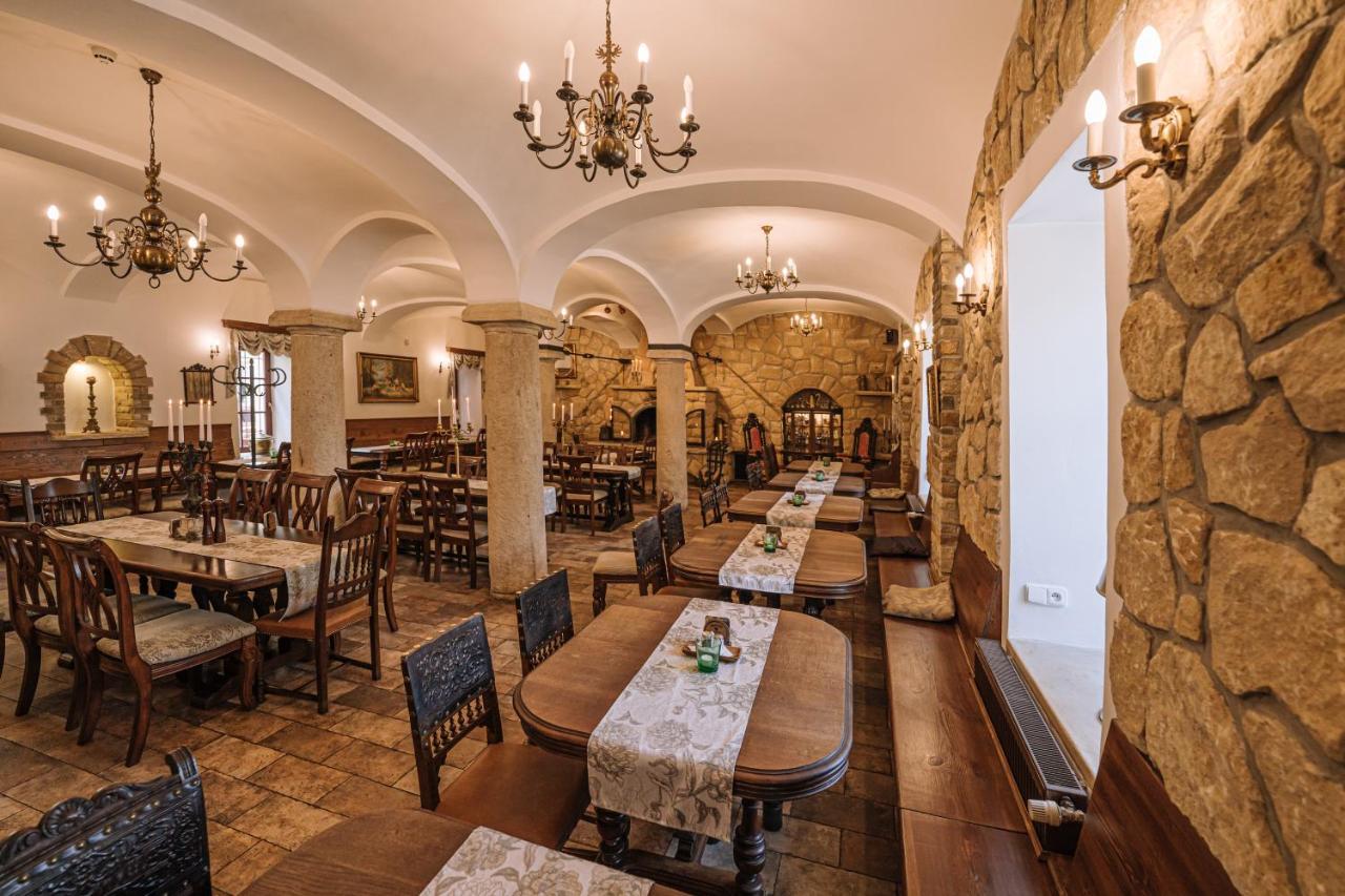 Svatojansky Dvur 4* Prag