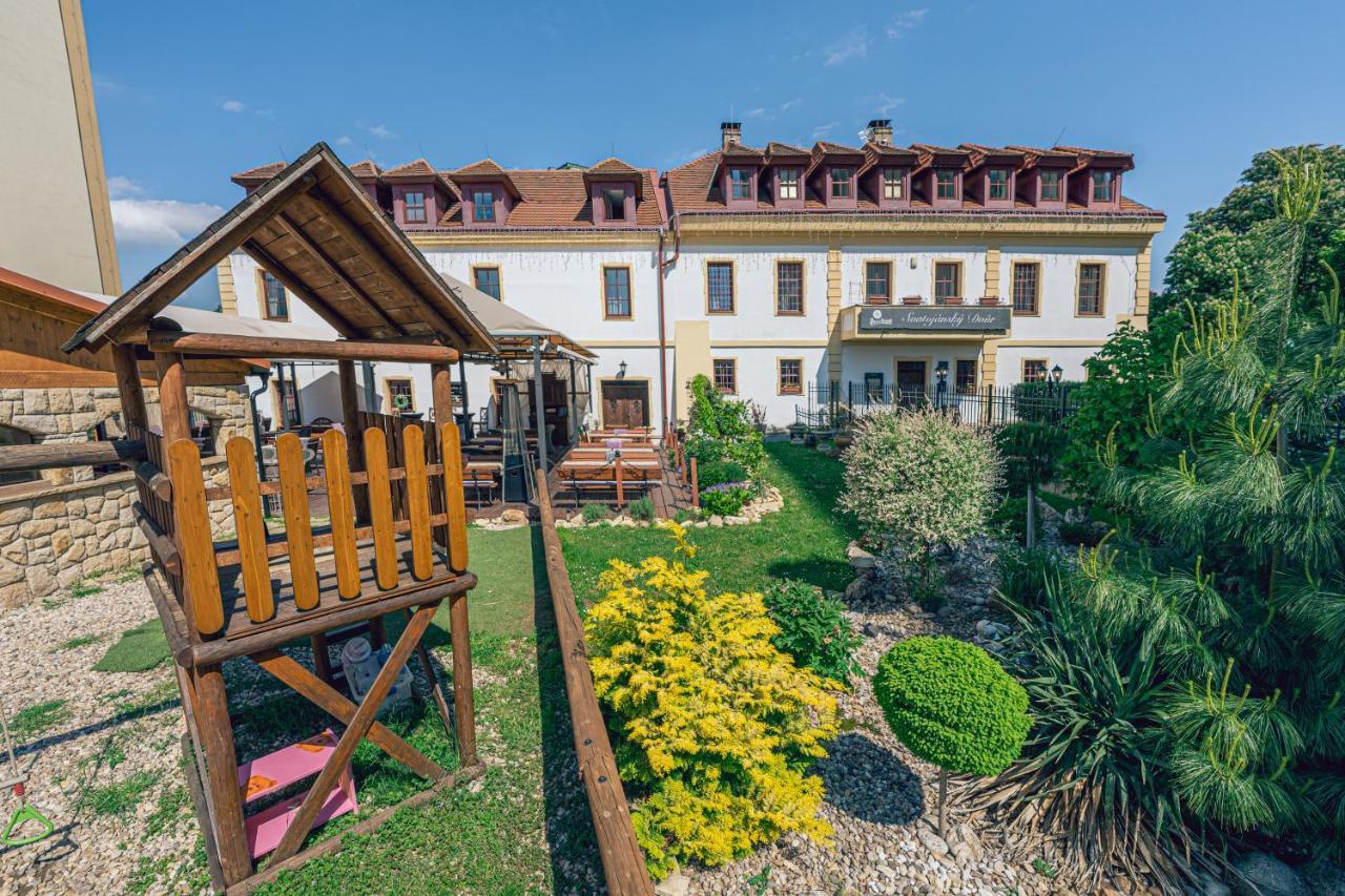 Svatojansky Dvur 4* Prag