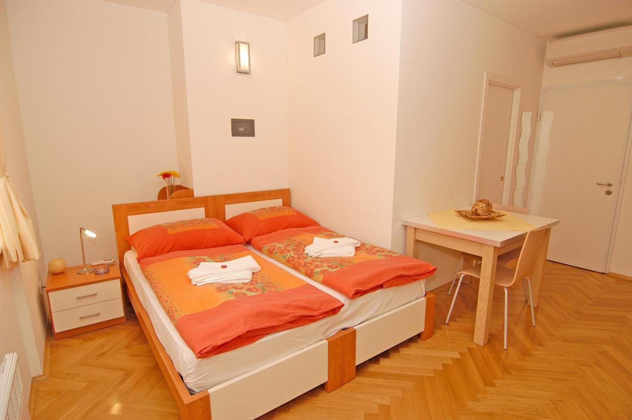 Aparthotel La Familia 2*