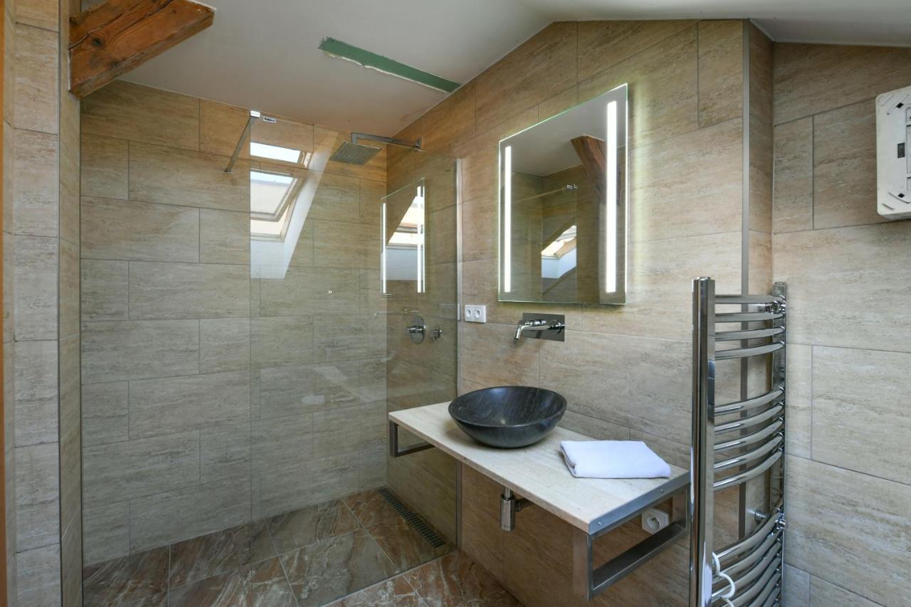 Amazing Charles Bridge Apartment Prag