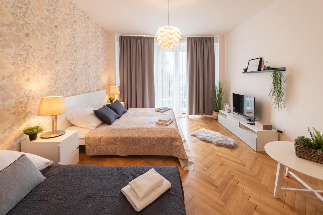 Luxury In Prime Location Apartment Prague