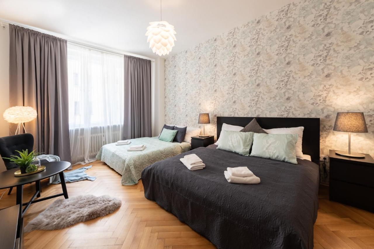 Luxury In Prime Location Apartment *