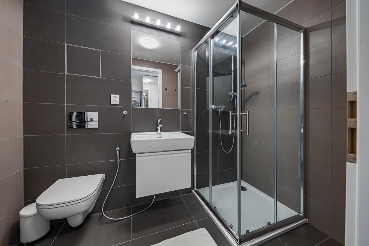 Homy Apartment