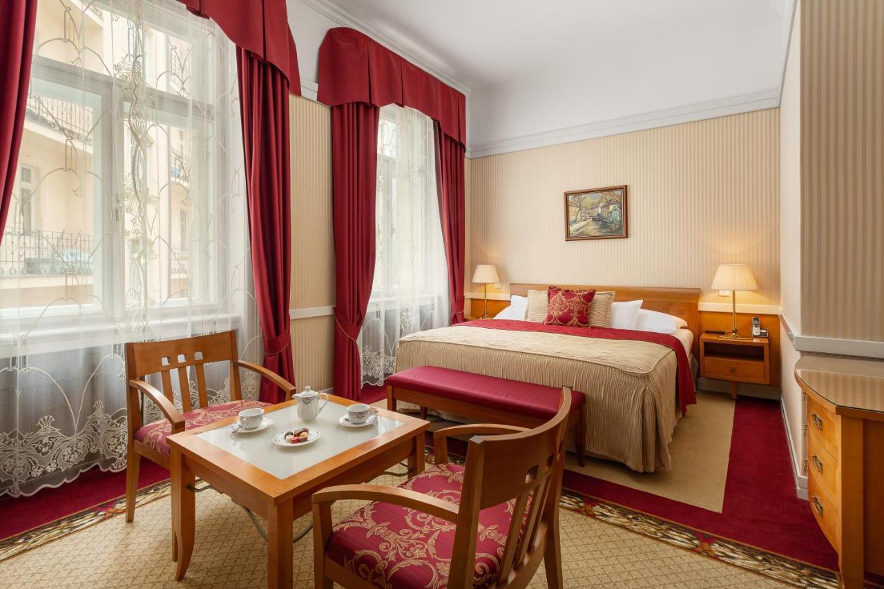 Paris Hotel 5*