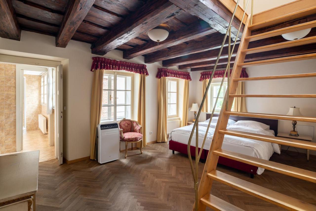Lobster 4* Prague