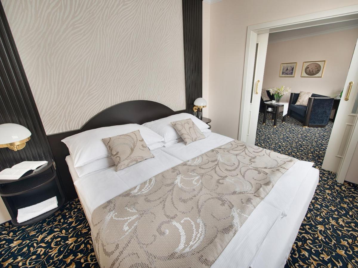Ea Royal Esprit Hotel