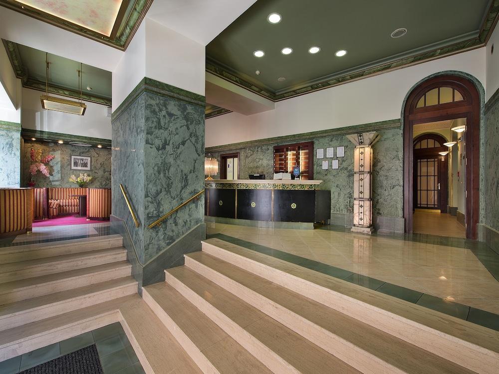 Hotel Ea Royal Esprit 4*