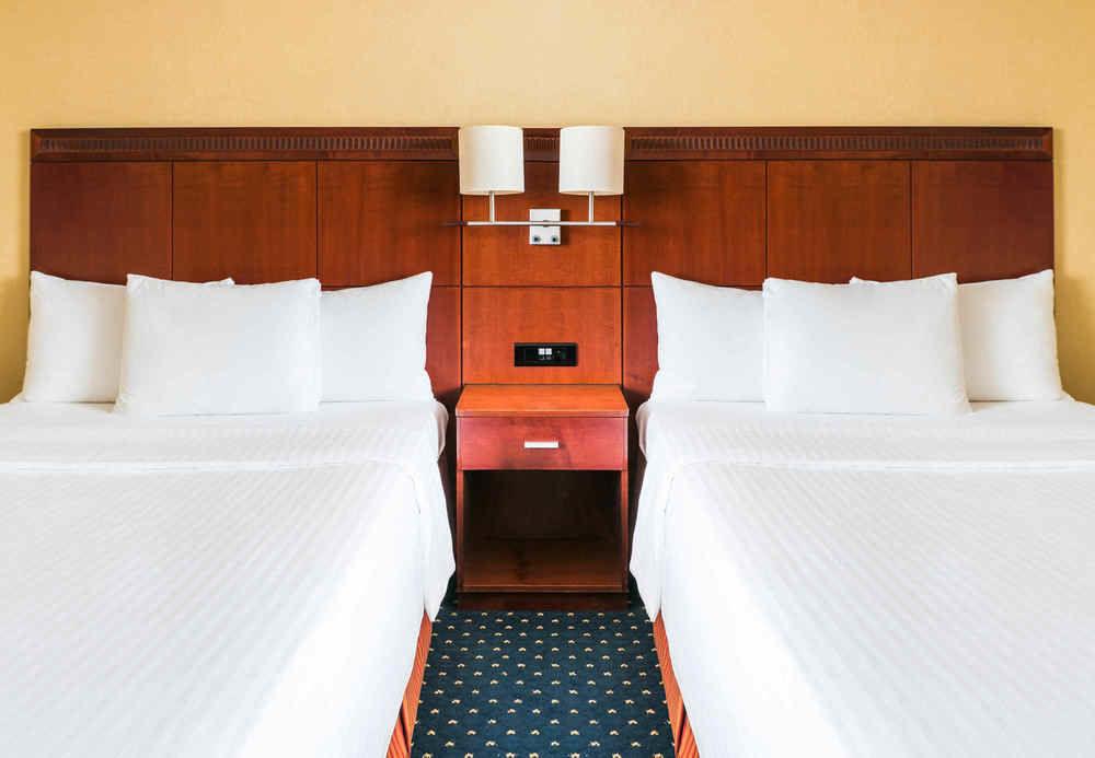 Courtyard By Marriott Hotel Prag