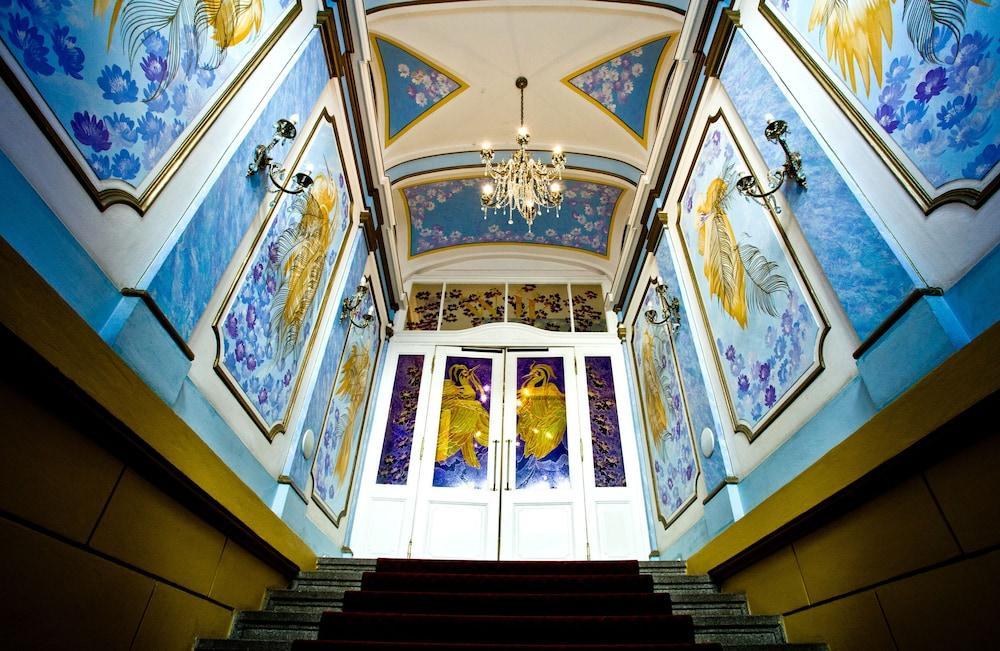 Hotel William 3*