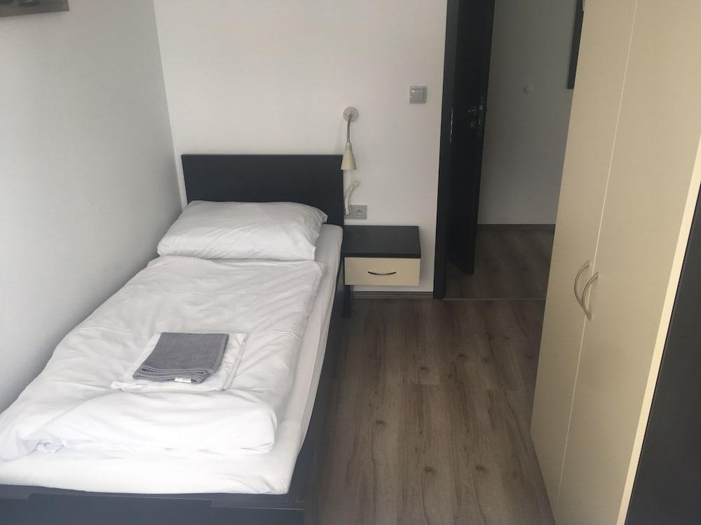 Nova Hospoda - & Restaurant Hotell