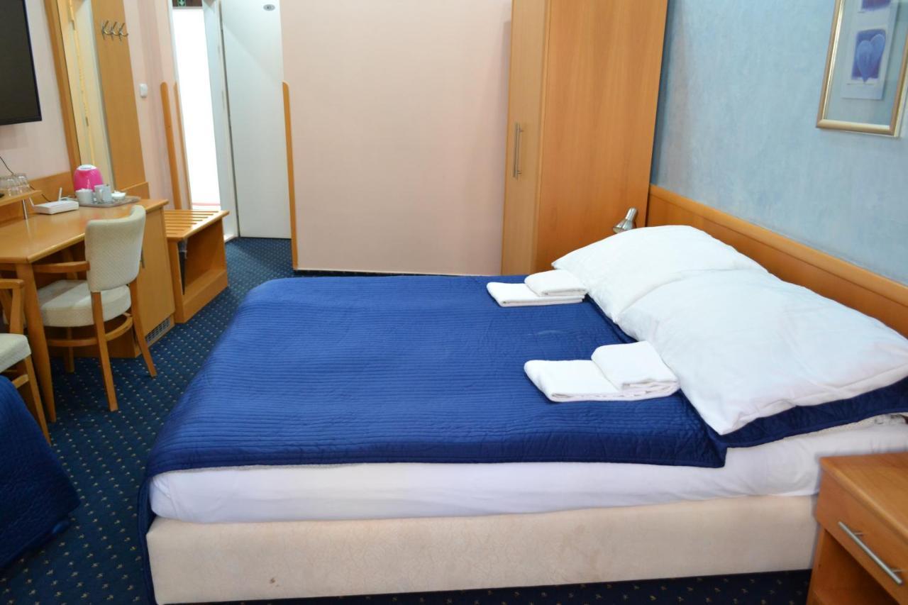 Aladin Hotel