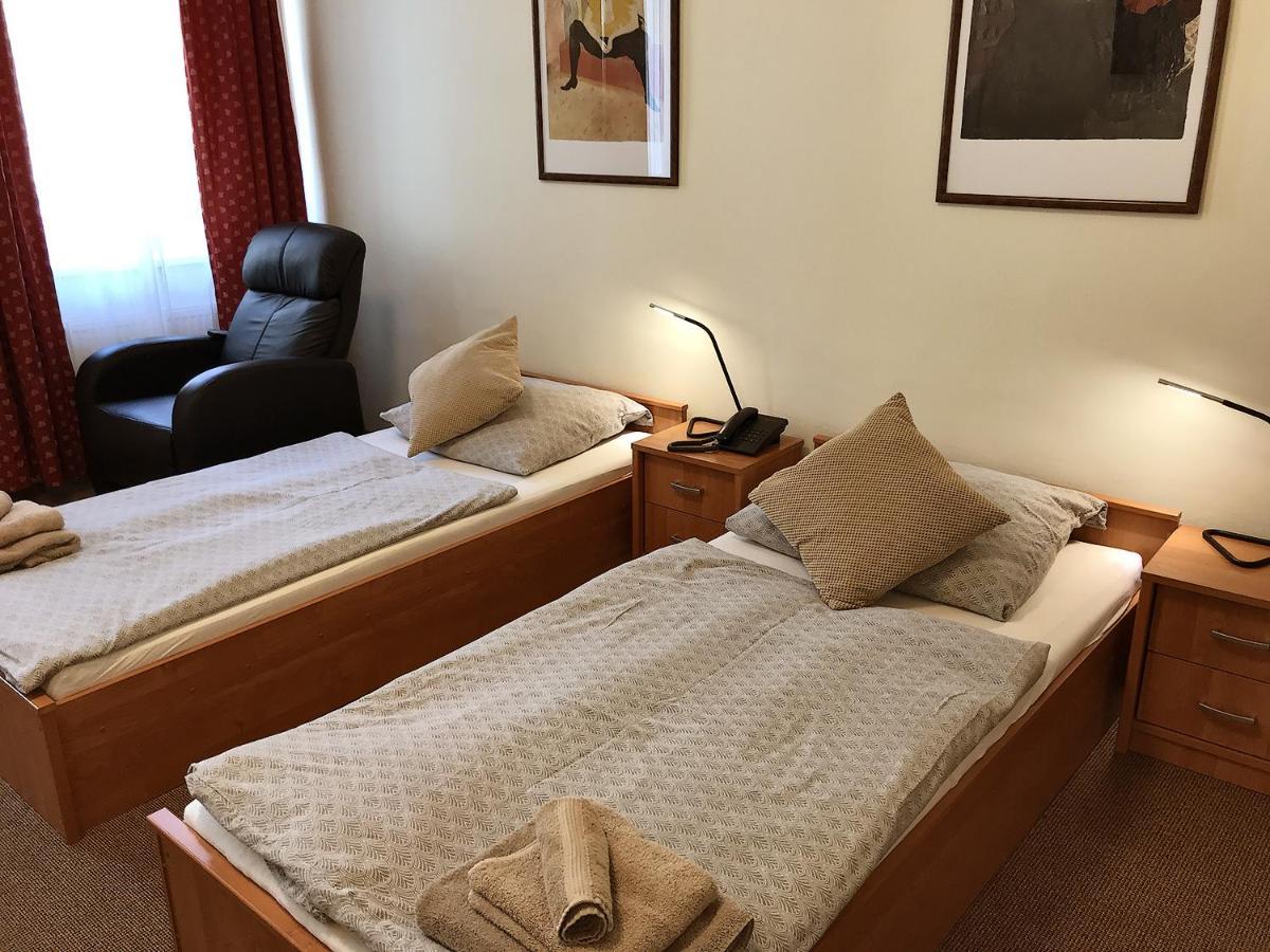 Aparthotel Light 2*