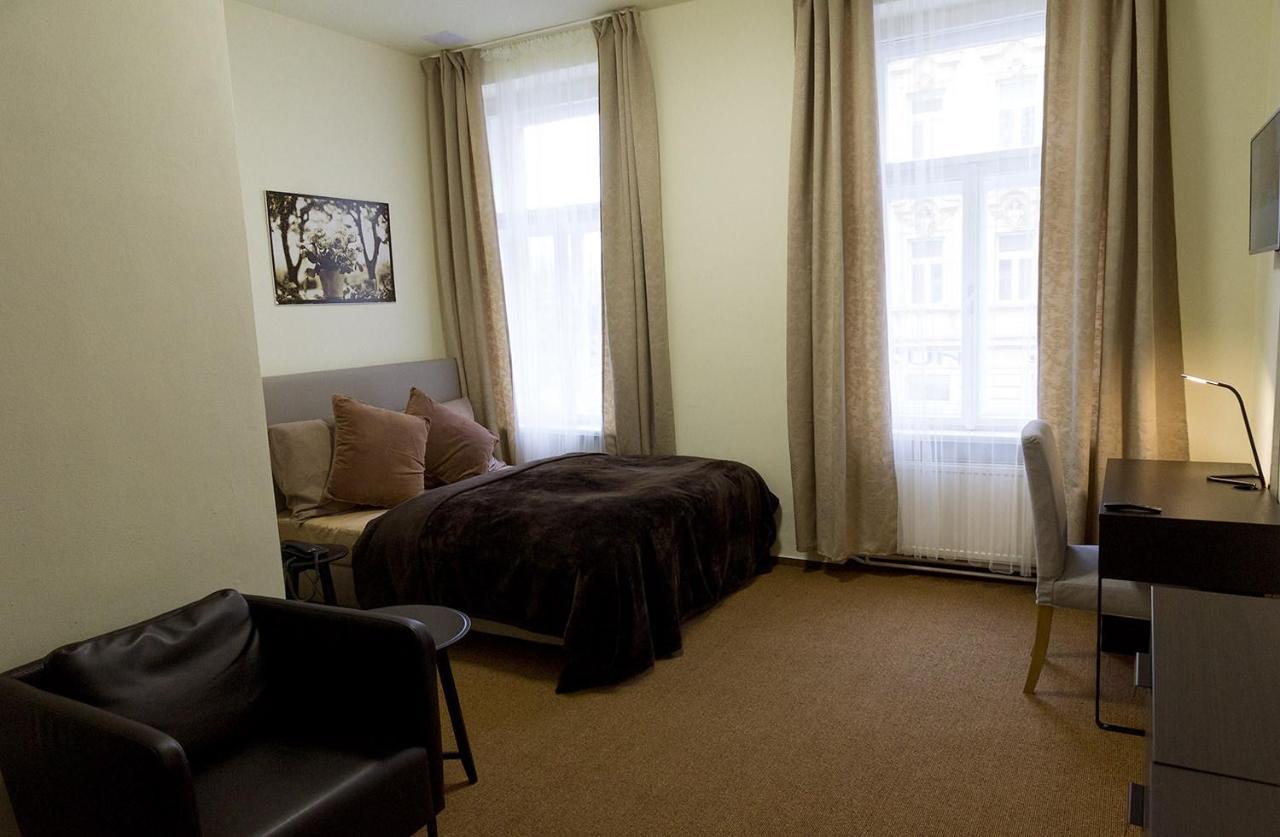 Aparthotel Light 2*