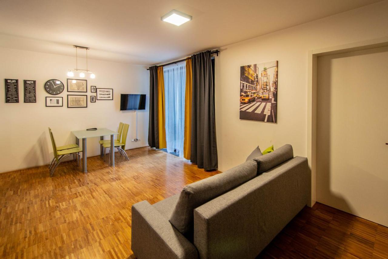 Modern With Balcony And Garage * Praha