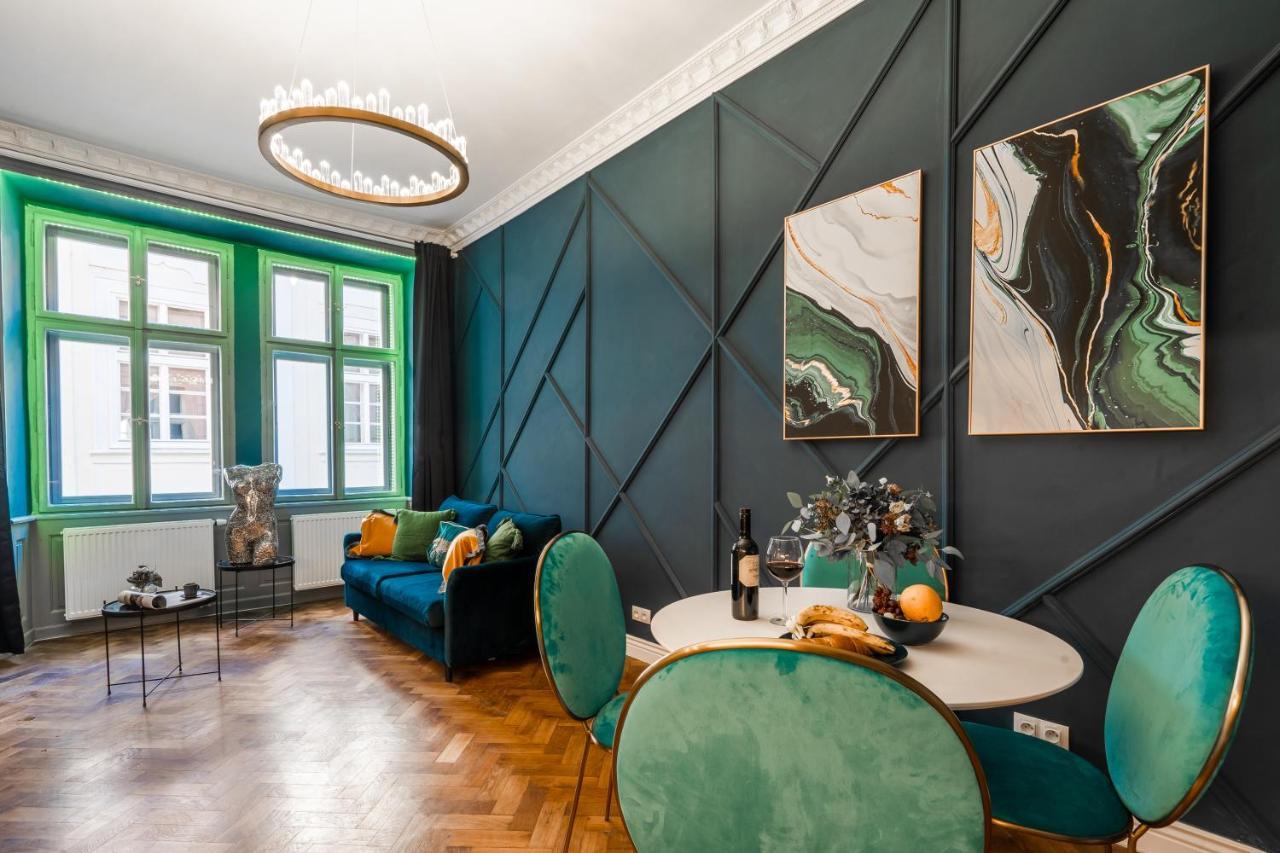 Apartment Charles Bridge By Riverside Prague