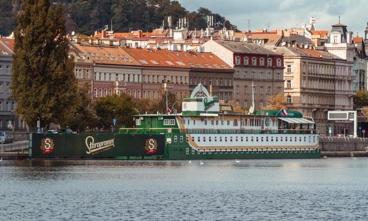 Botel Admiral Praha