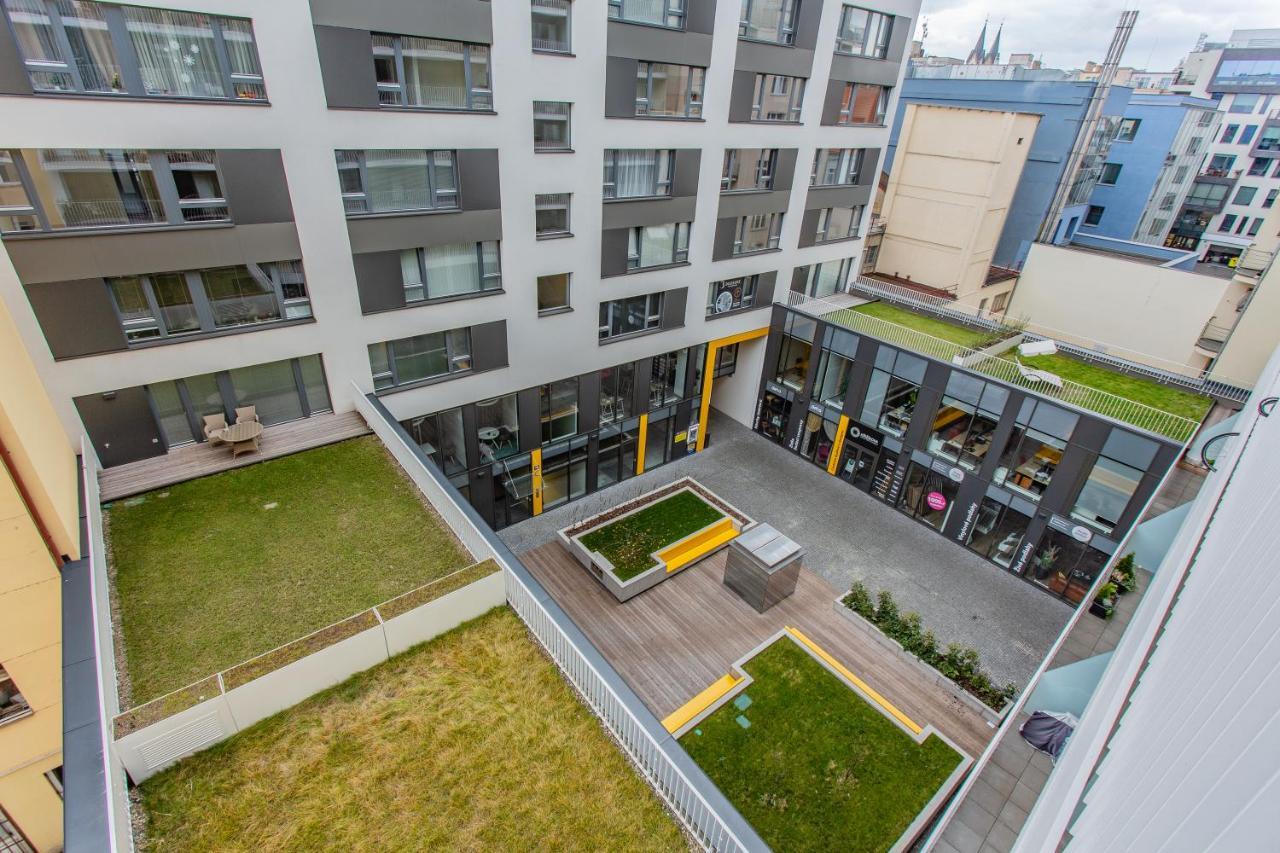 Spacious Terrace With Free Private Parking Lägenhet