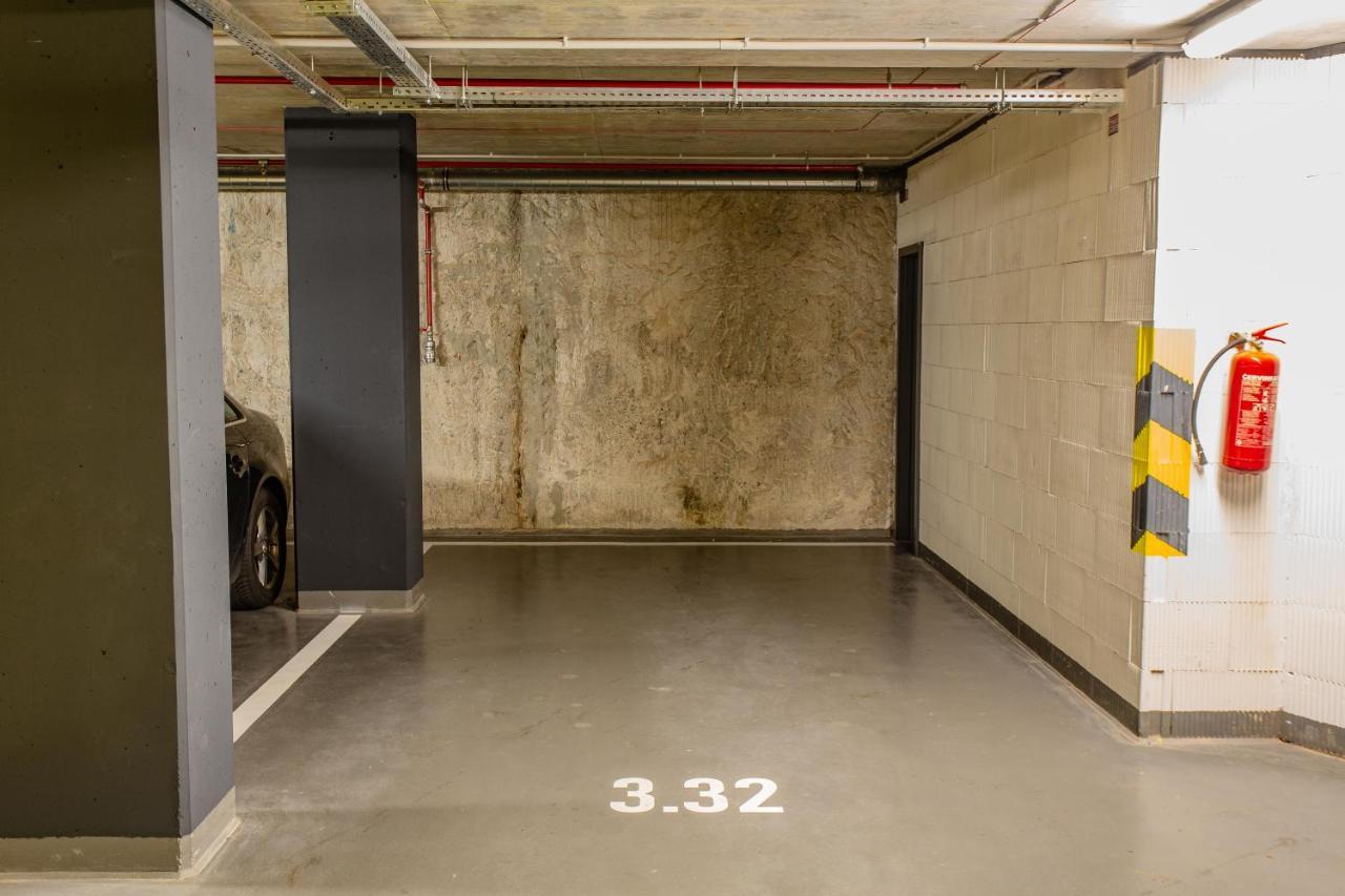 Spacious Terrace With Free Private Parking Prag