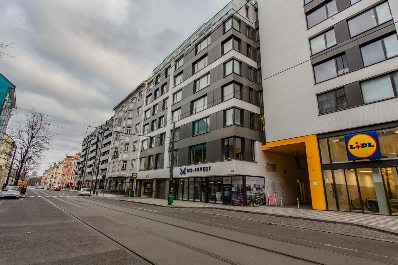 Spacious Terrace With Free Private Parking *