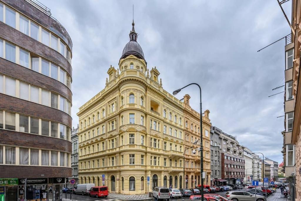 Modern Cozy In Apartment Prague