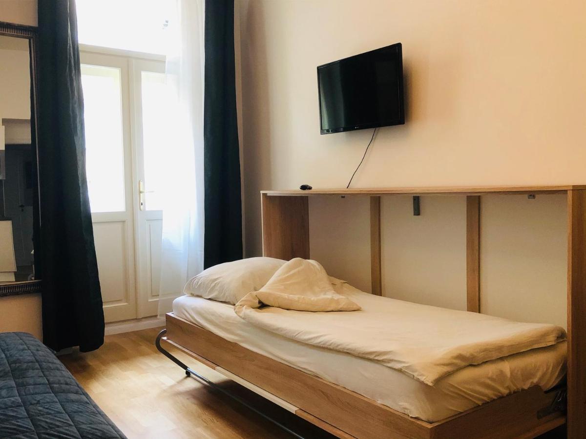 Modern Cozy In Apartment Prague