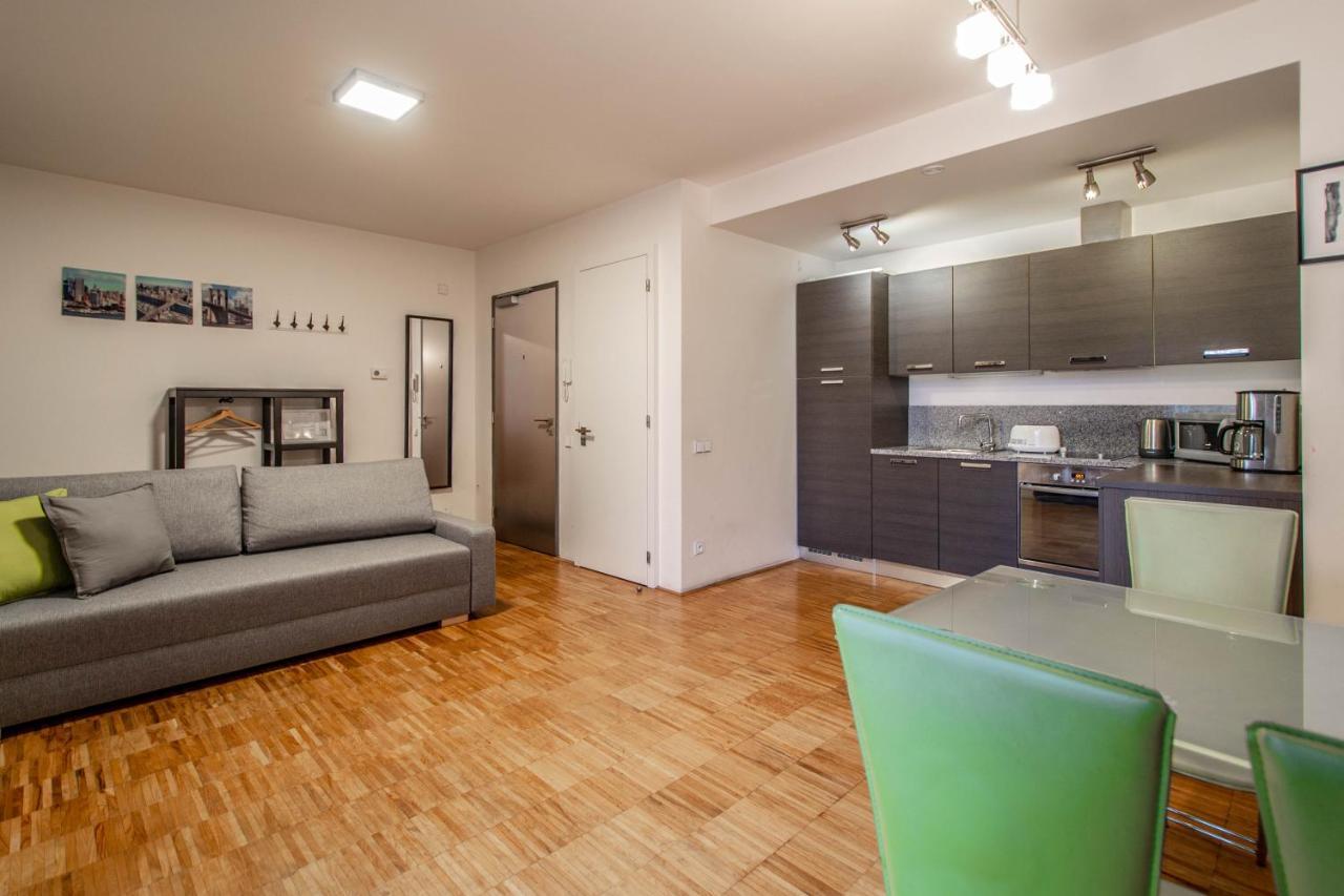 Apartmán Modern With Balcony And Garage *