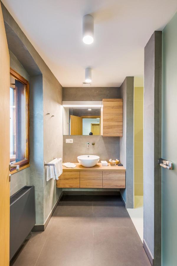 Modern In A Picturesque 15th-century Building *