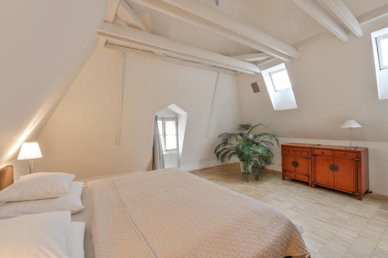 Eclectic Loft Royal Way