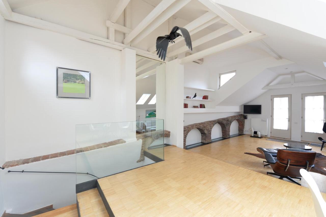 Eclectic Loft Royal Way *