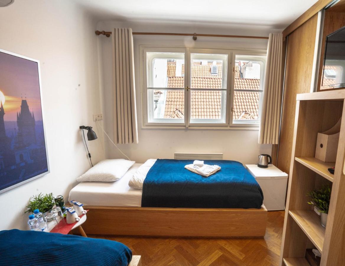 Old Town Square Suites Aparthotel