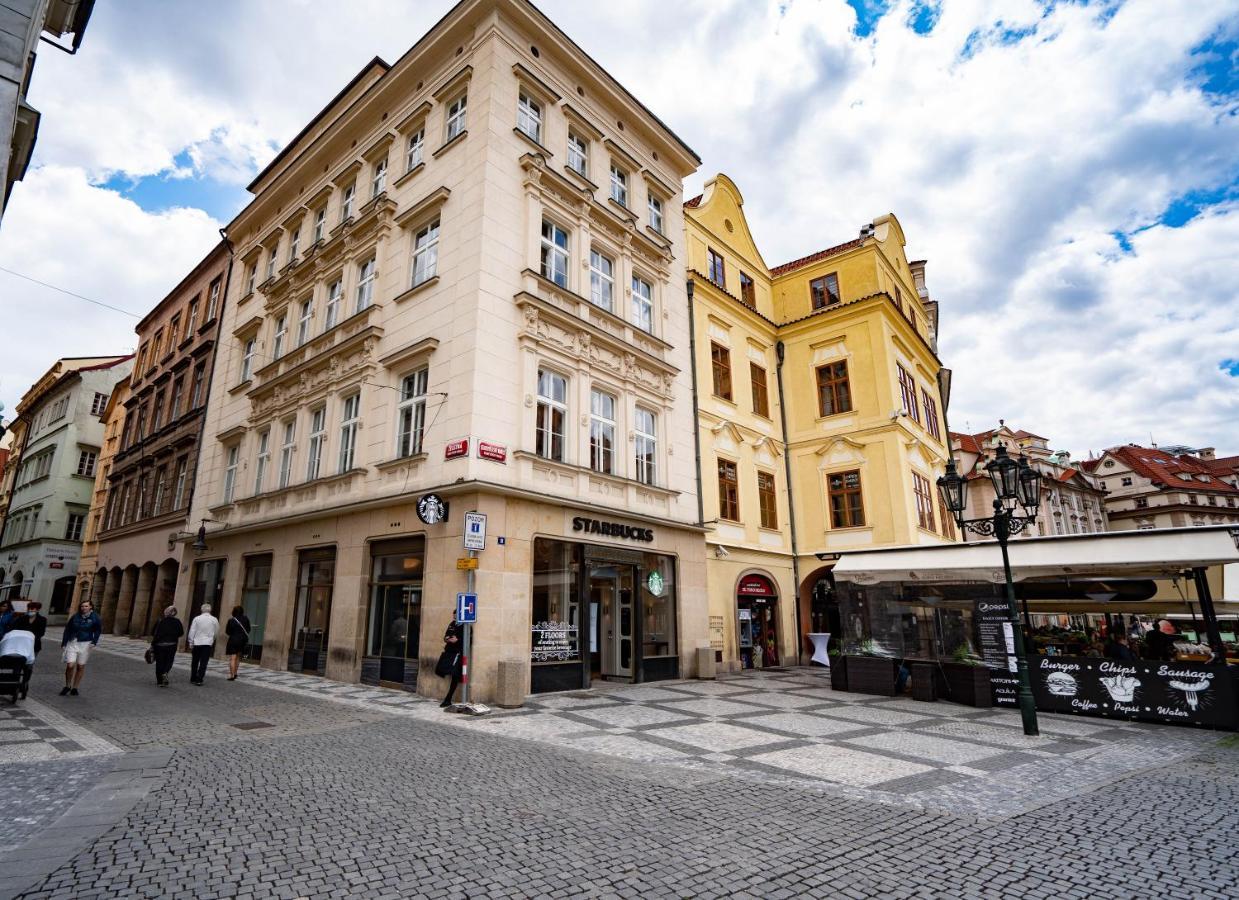 Old Town Square Suites 2*