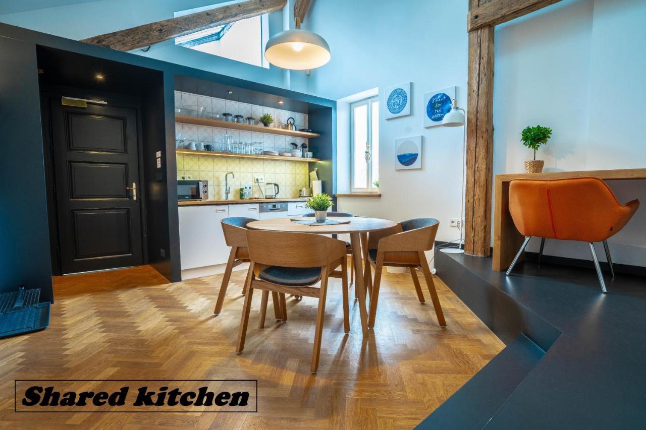 Old Town Square Suites Lägenhetshotell 2*