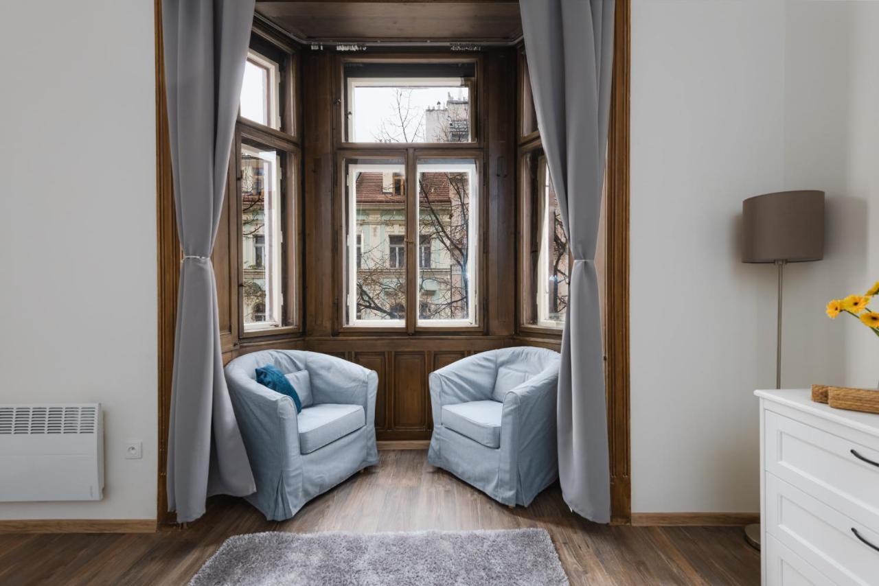Apartment Airstay Gallery Vinohrady